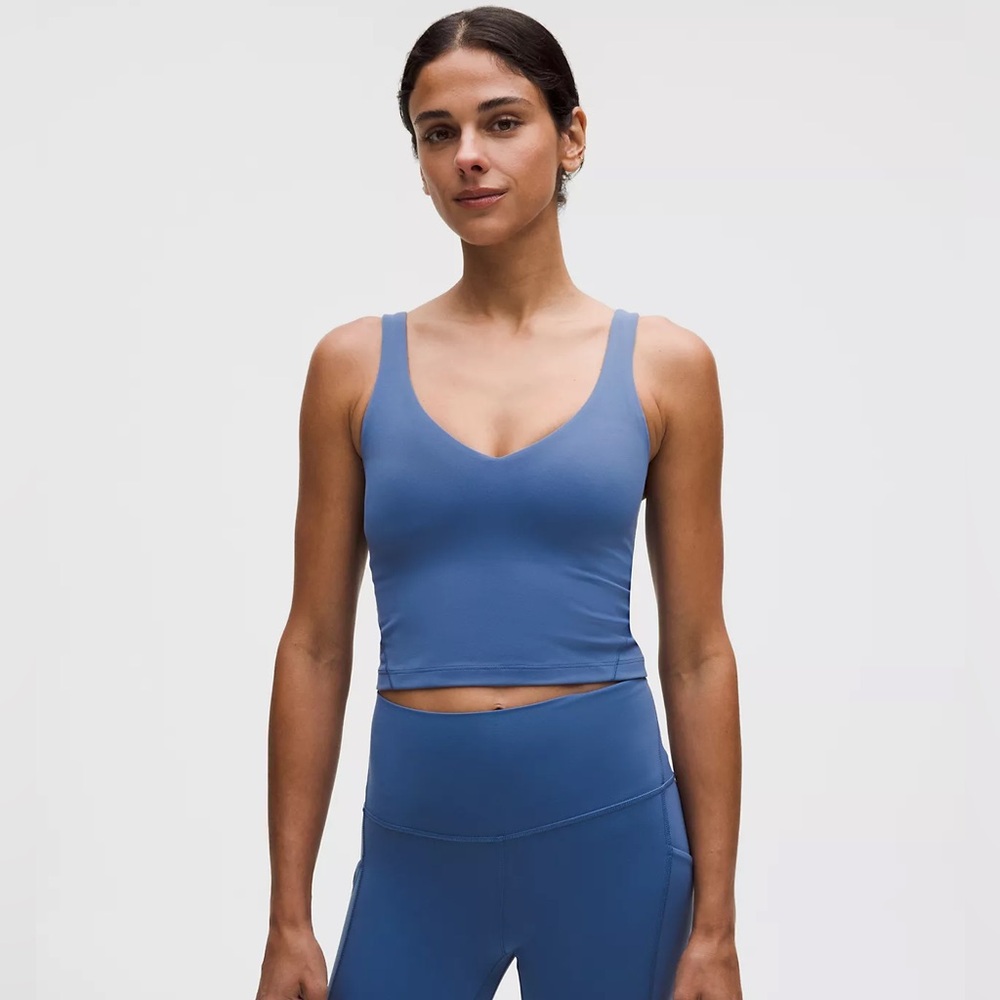 lululemon athletica Periwinkle V-Neck Cropped Tank blue size 6